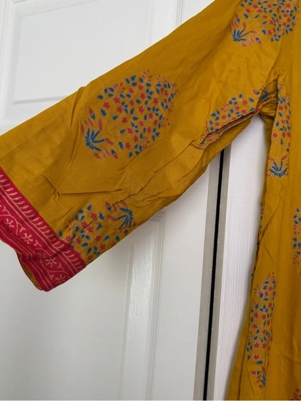Kurti for Women - Picture 3 of 11